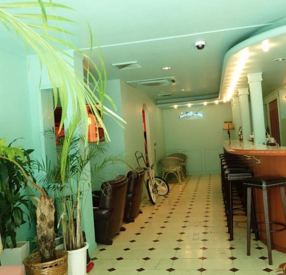 BUY ME STAND元町店