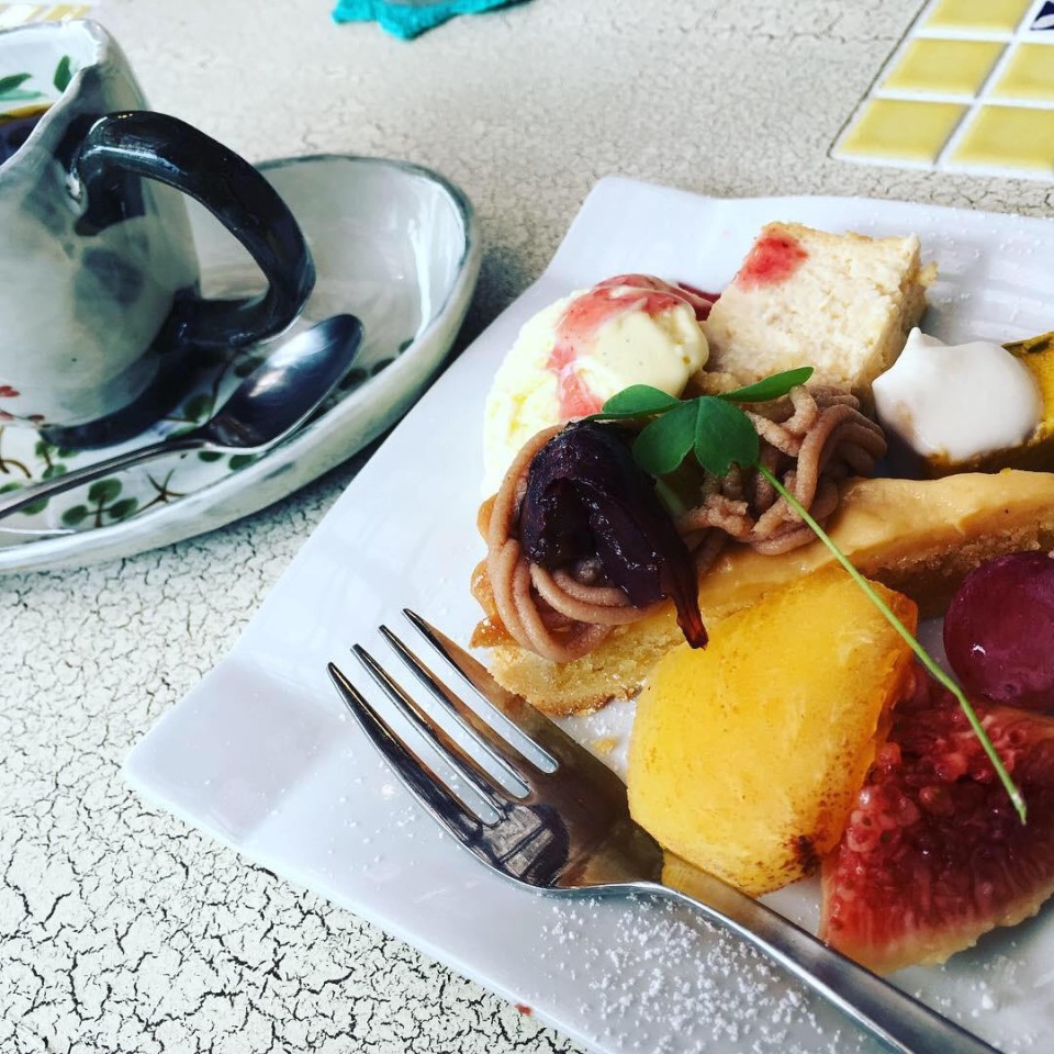 カレーとケーキさら