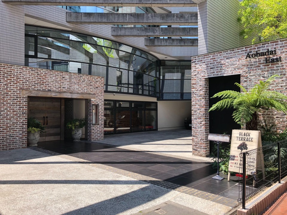 BLACK TERRACE （ブラックテラス）